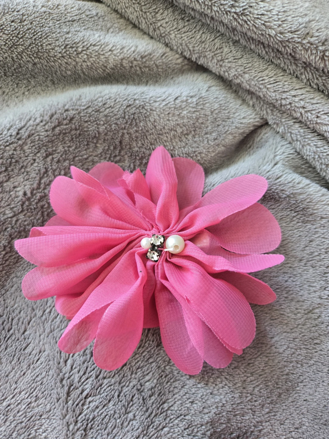 Pink Fabric Flower Hair Clip with Pearls - photo 3