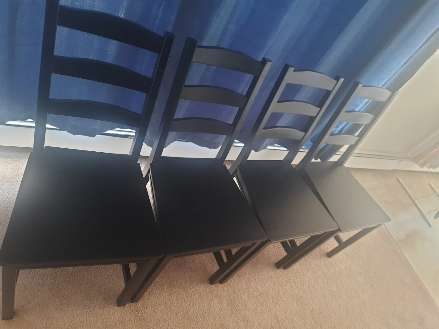 Dining Table + Set of 4 Black Dining Chairs with Tan Cushions - photo 5