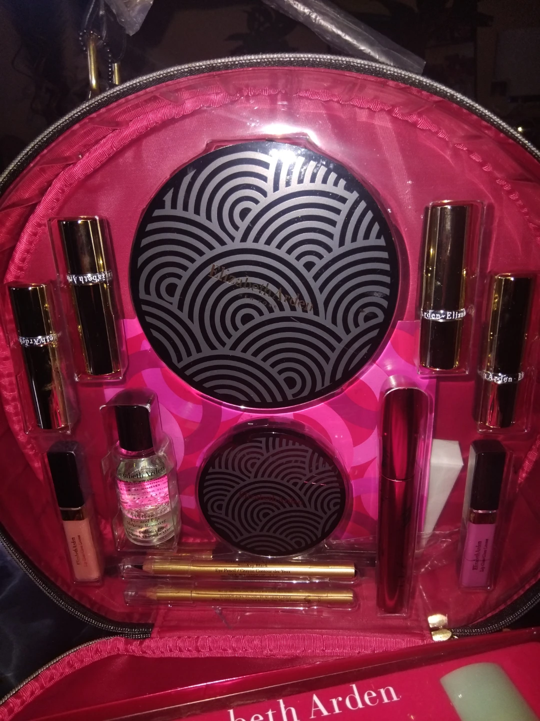 Elizabeth Arden Red Door Perfume Collection Set And Make Up Set - photo 2