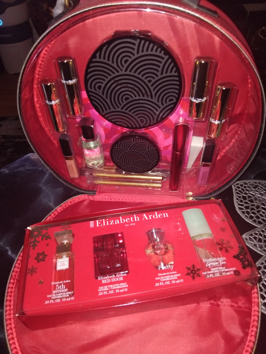 Elizabeth Arden Red Door Perfume Collection Set And Make Up Set - photo 3