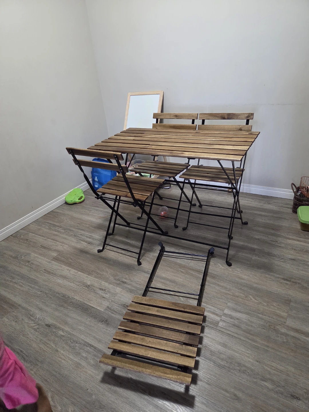 Patio or dining Acacia foldable table and four chairs - photo 2