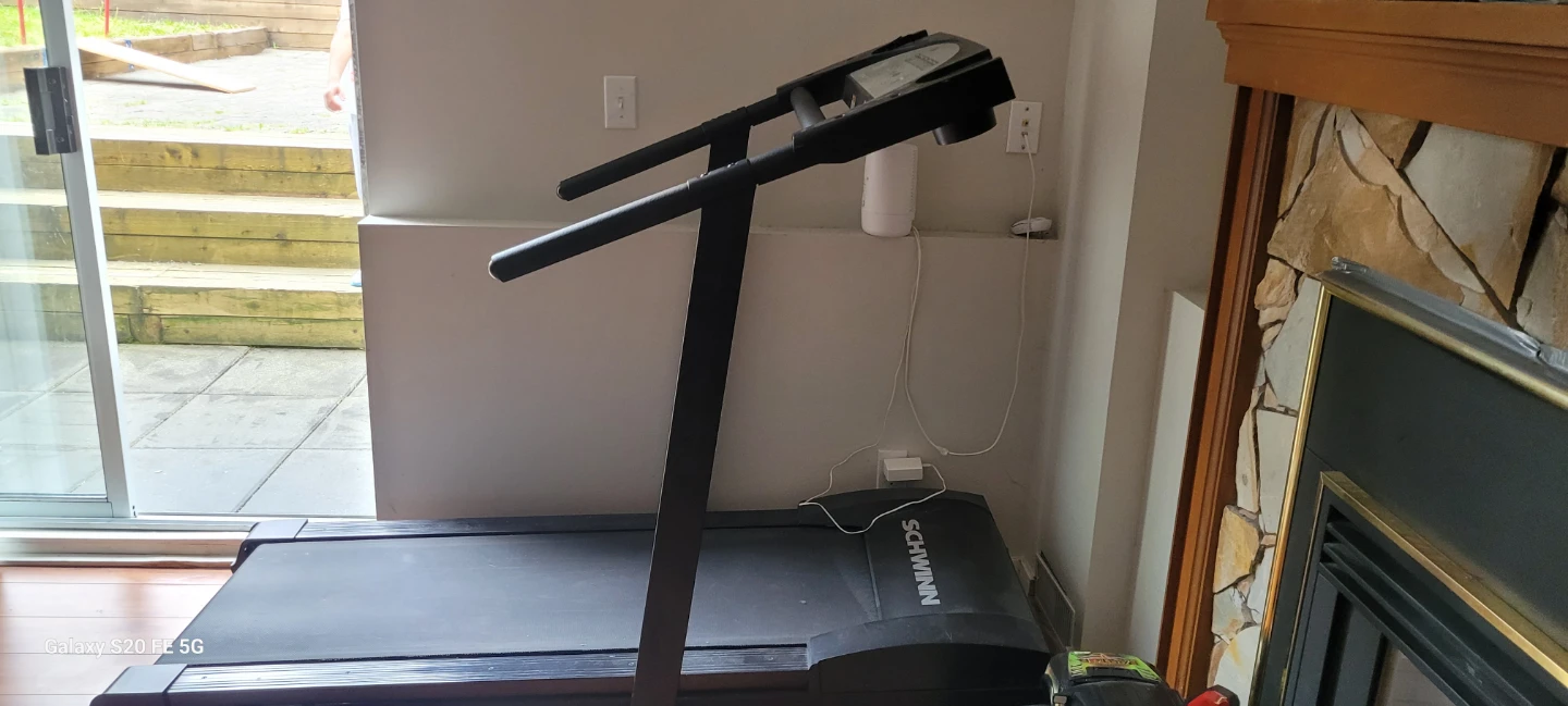 Schwinn 6110p Treadmill - photo 2