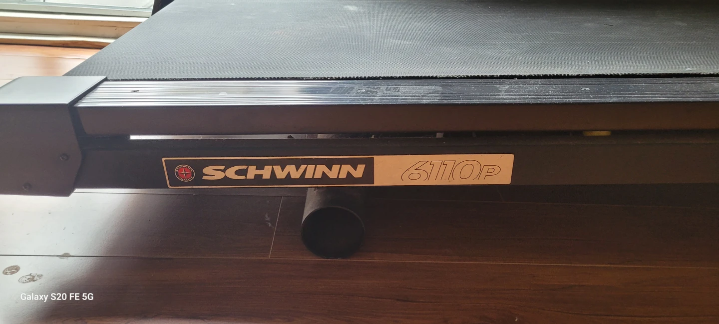 Schwinn 6110p Treadmill - photo 4