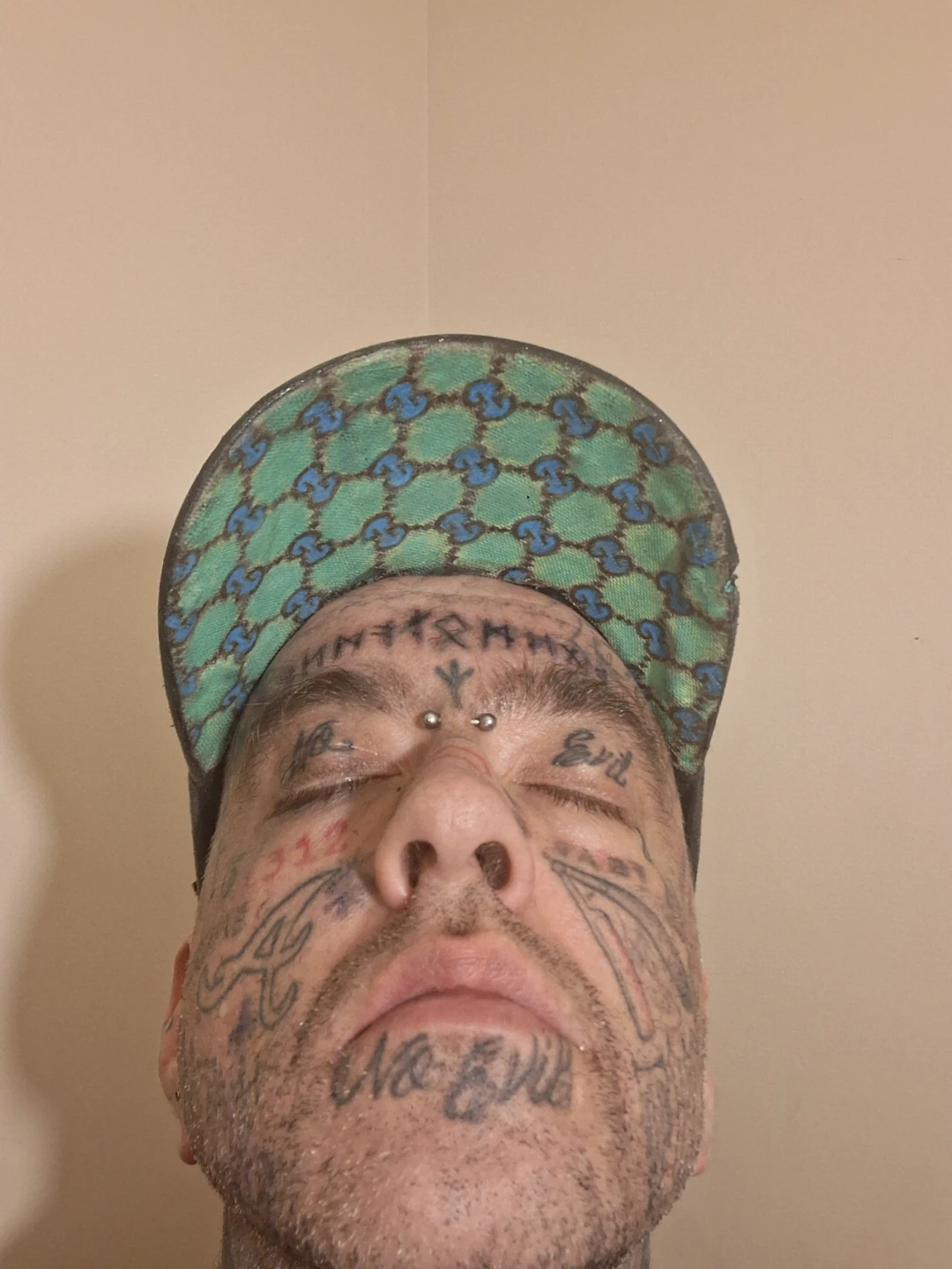 Distressed Baseball Cap with authentic Guccu-Pattern canvass. - photo 4