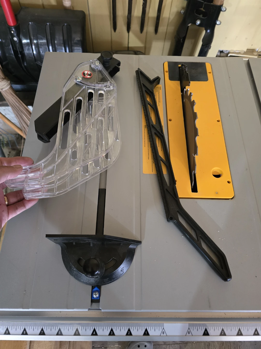 Mastercraft 15Amp 10-in Table Saw with Stand - photo 3