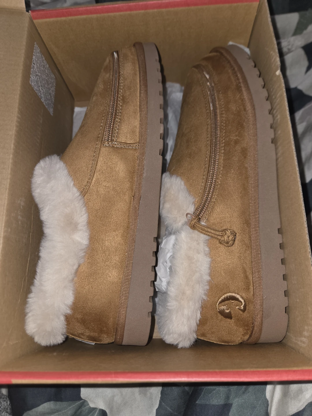 Billy Cozy Slipper - Size 11