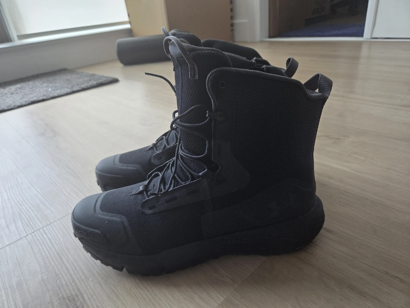 Under Armour snow shoe. - photo 4