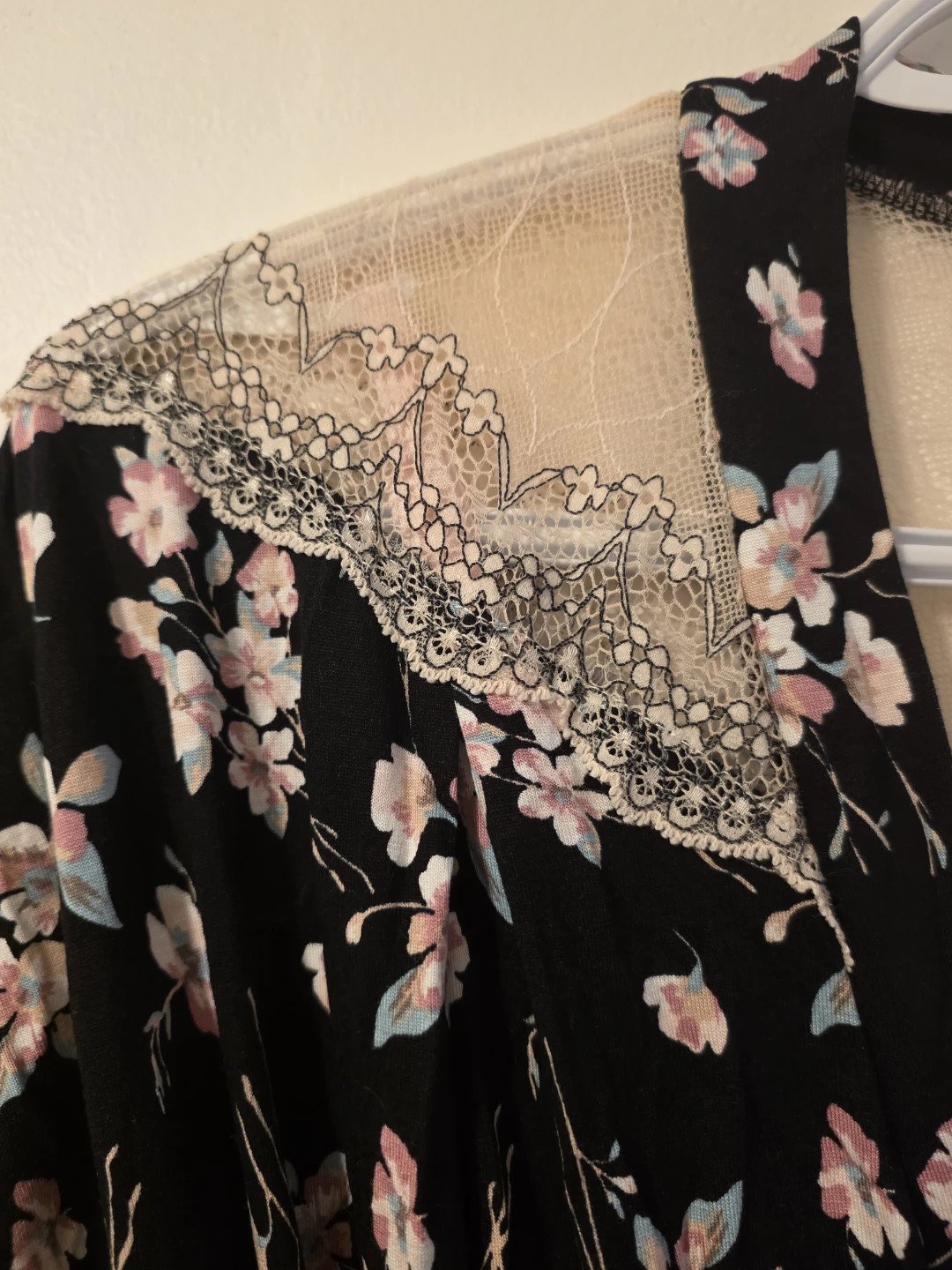 Arya Women's Floral Print Lace Trim Robe - photo 4