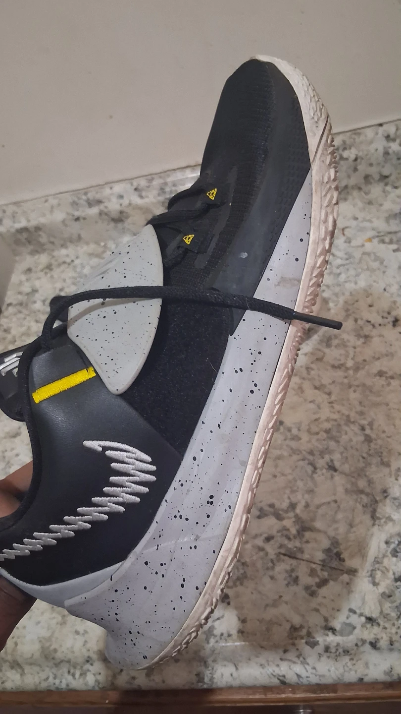 Nike Kyrie Low 3 Team 'Black Wolf Grey' - photo 2