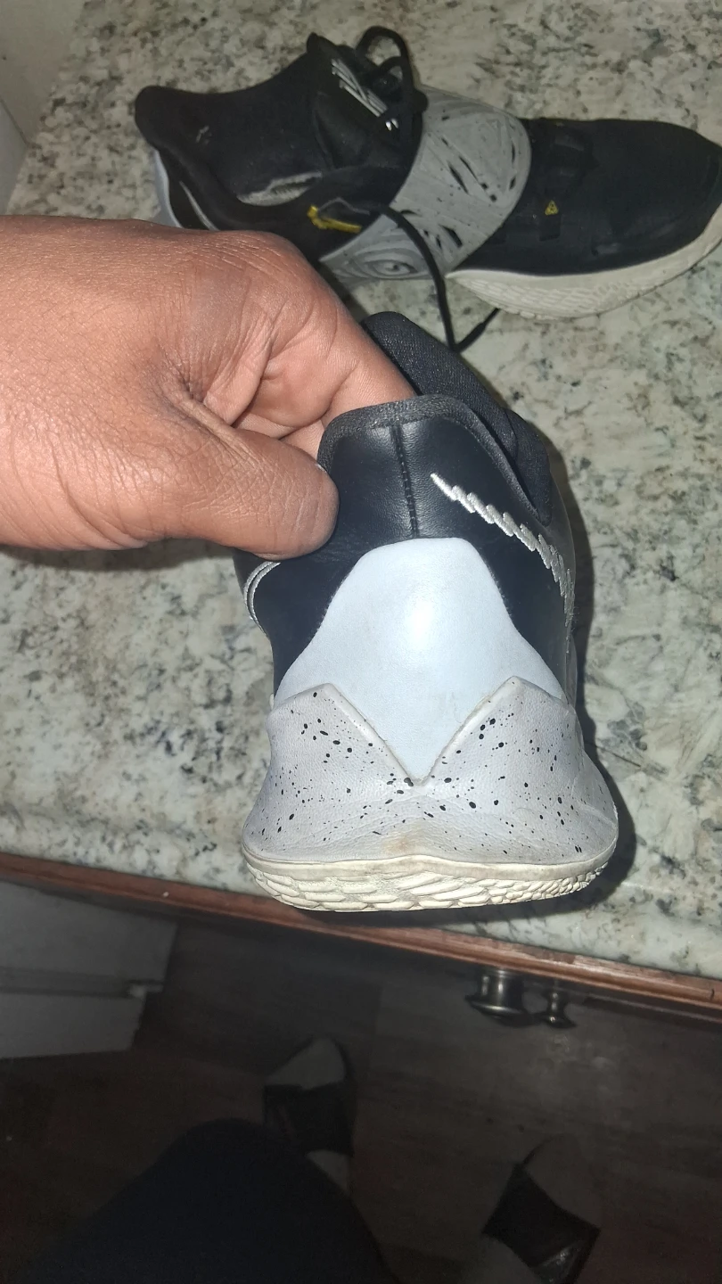 Nike Kyrie Low 3 Team 'Black Wolf Grey' - photo 4