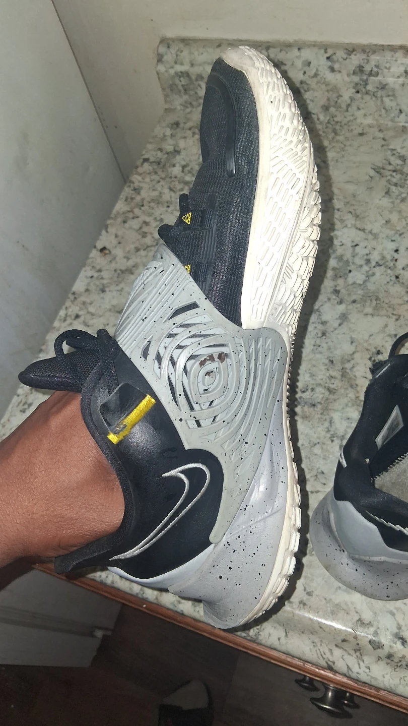 Nike Kyrie Low 3 Team 'Black Wolf Grey' - photo 5