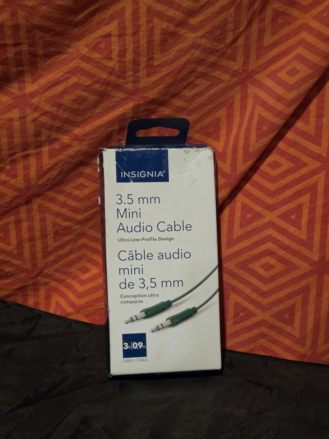 Insignia 3.5 mm Mini Audio Cable - 3ft - photo 2
