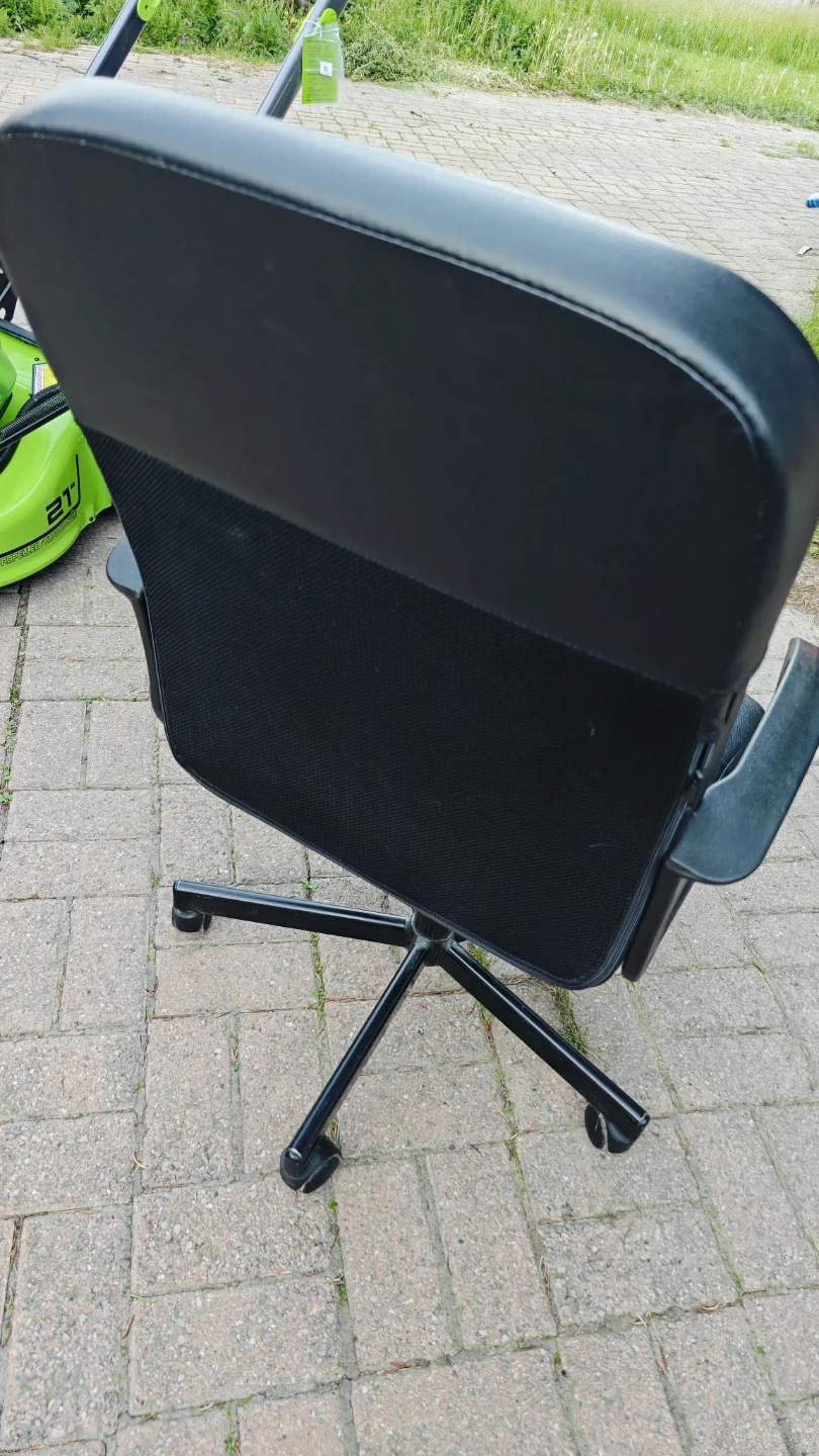 Black Office Chair - photo 3