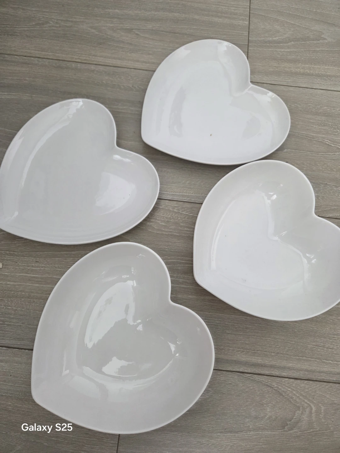 Set of 4 White Heart-Shaped Plates