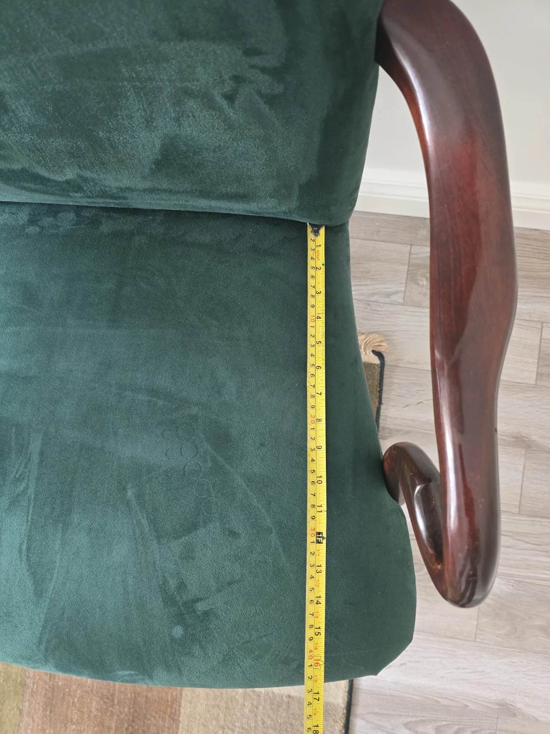 MOVING SALE - A pair of vintage arm chairs, very comfortable - photo 4