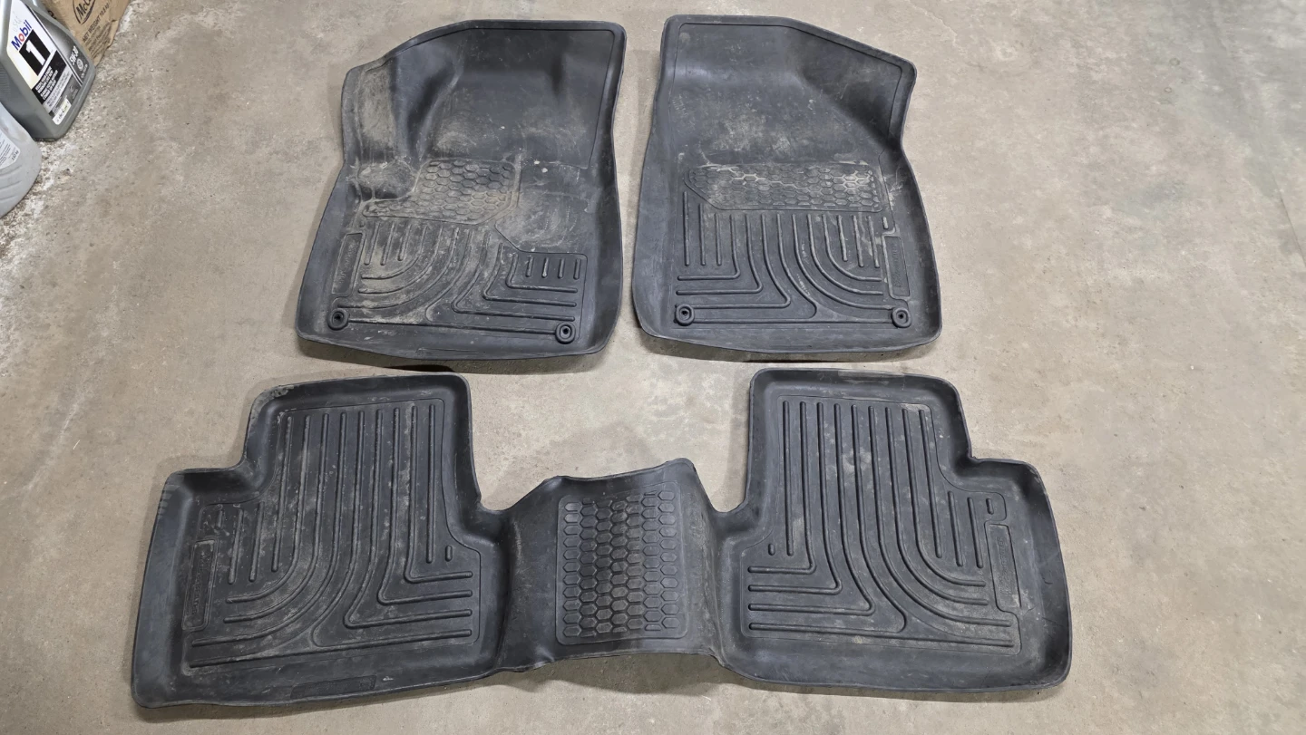 Husky WeatherBeater Floor Liners Set for 2014-2015 Jeep Cherokee