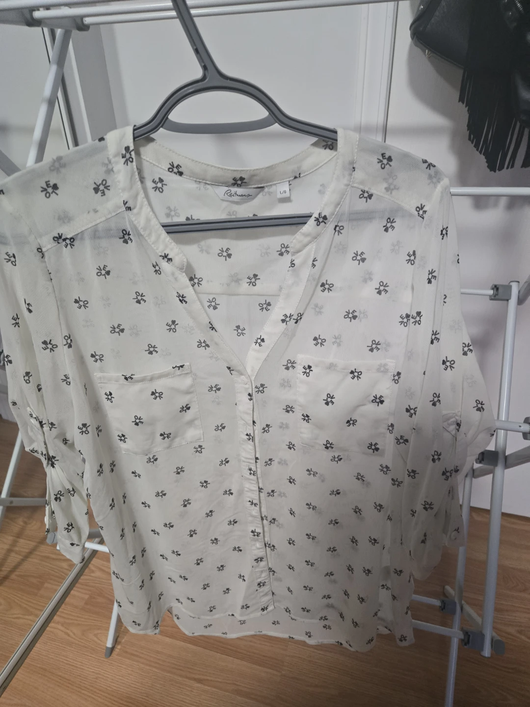 Reitmans White Printed Sheer Blouse - L/G