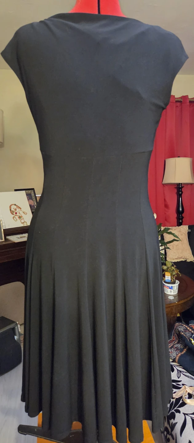 Black Cap Sleeve V-Neck Dress - photo 5