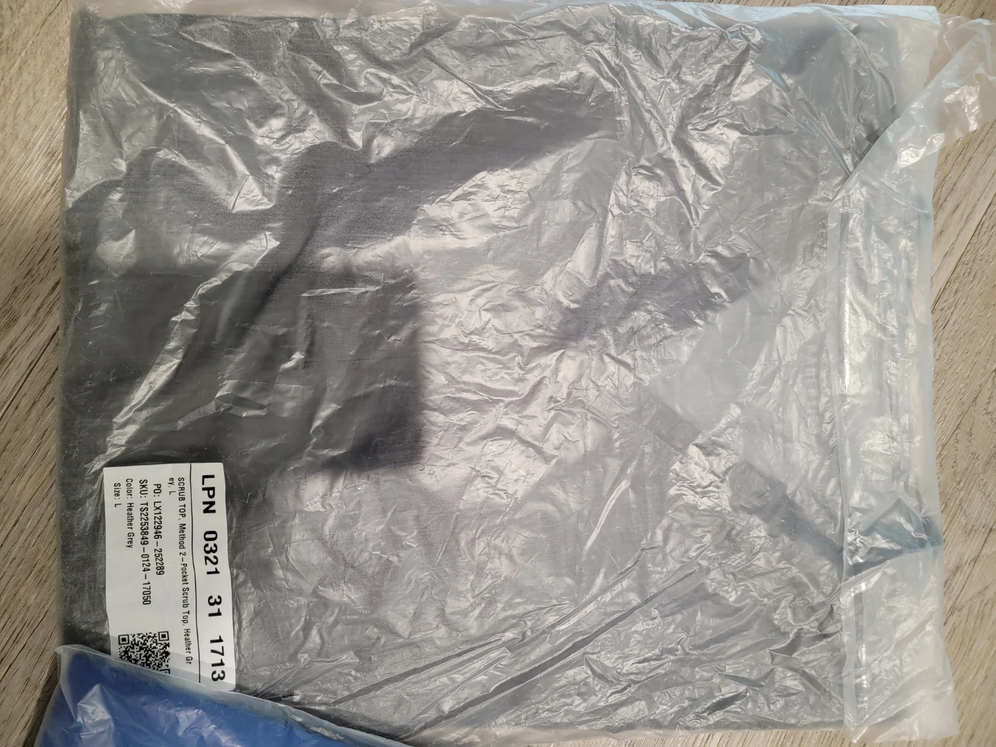 BRAND NEW women's large scrub tops - fabletics (x5) - photo 2