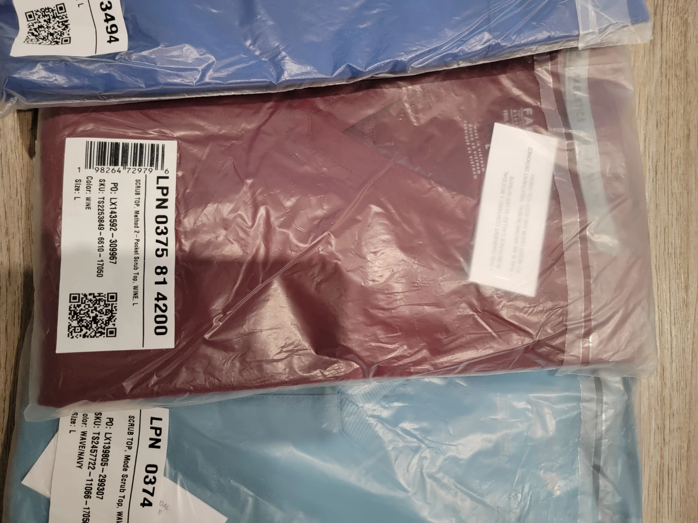 BRAND NEW women's large scrub tops - fabletics (x5) - photo 4