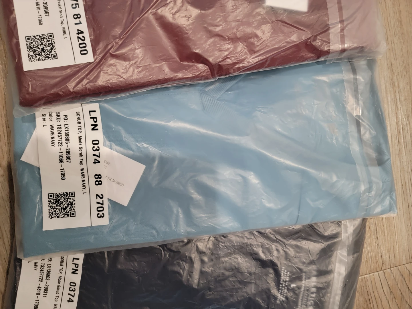 BRAND NEW women's large scrub tops - fabletics (x5) - photo 5
