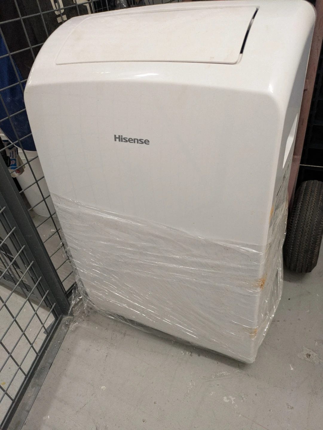 Hisense Portable Air Conditioner - photo 2