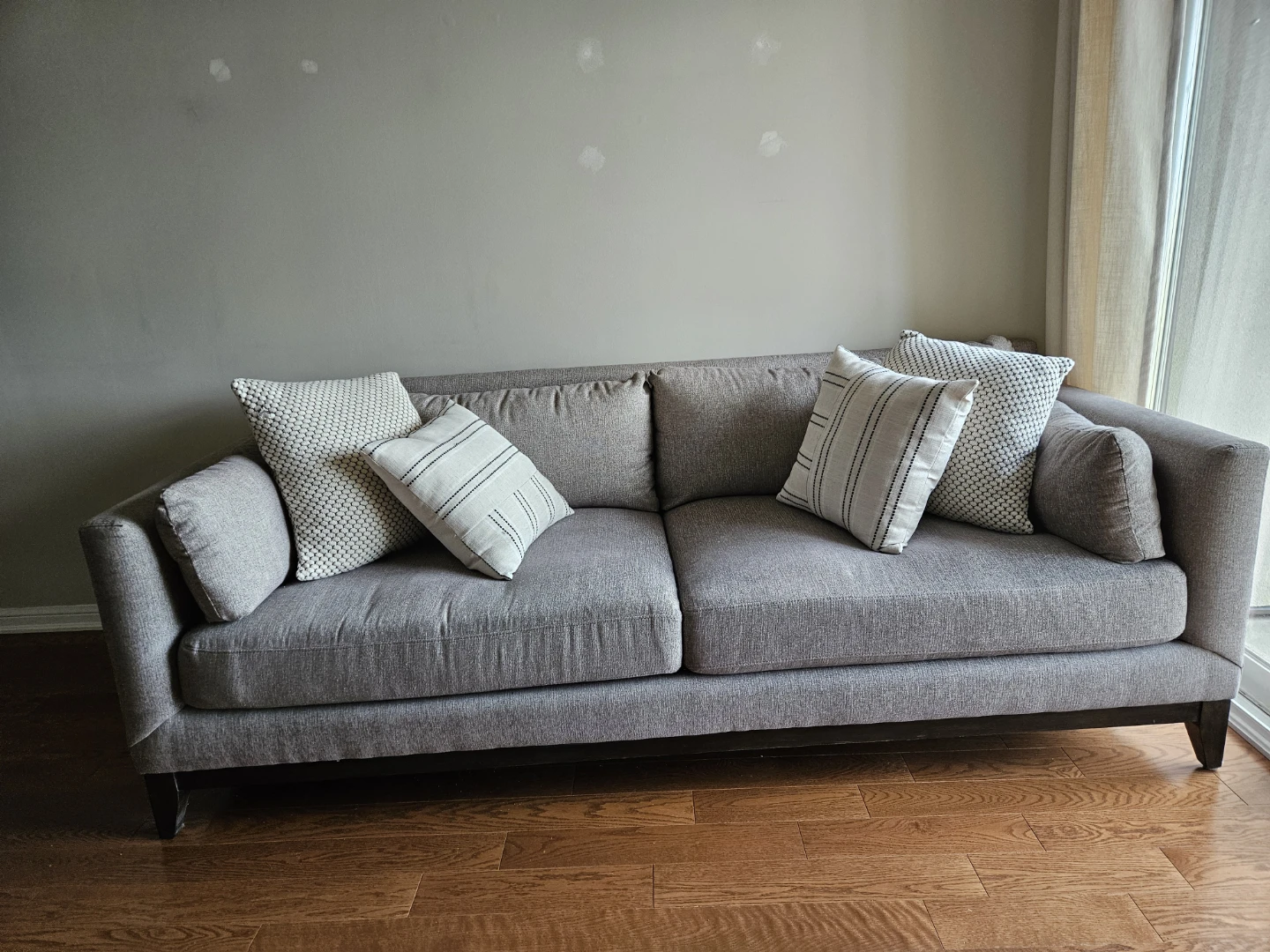 Urban barn grey sofa - photo 2