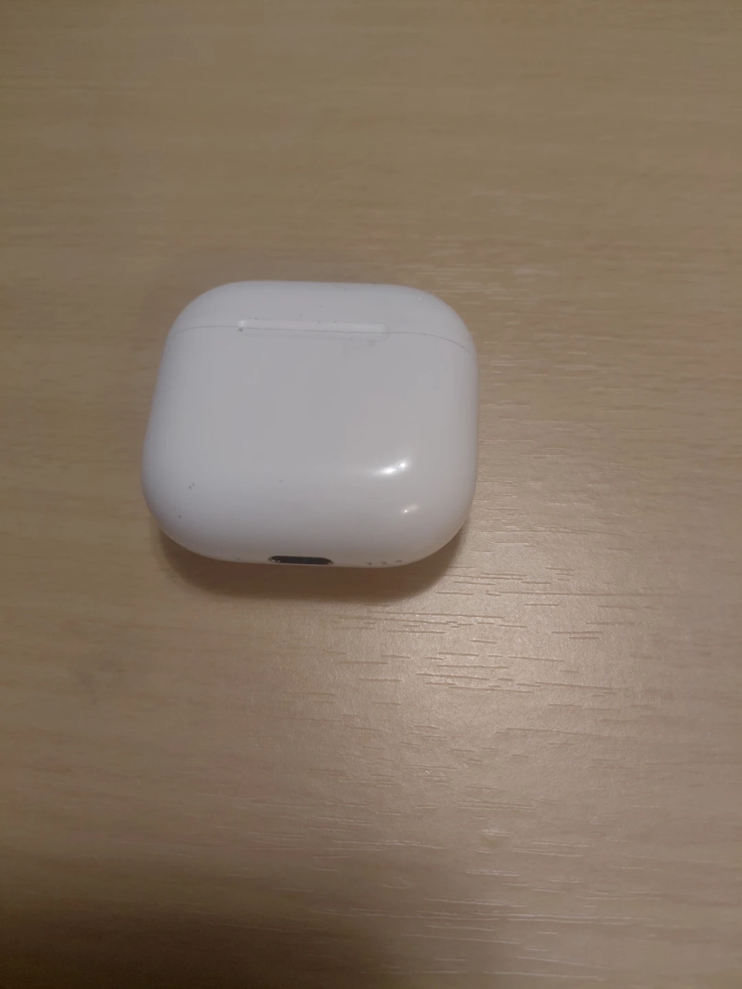 Apple AirPods Pro and Charging Case - photo 5
