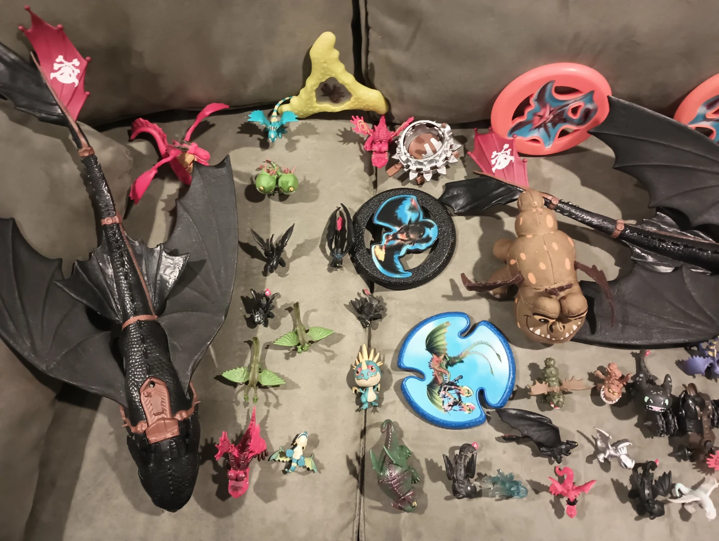 How to Train Your Dragon Toys lot - photo 2