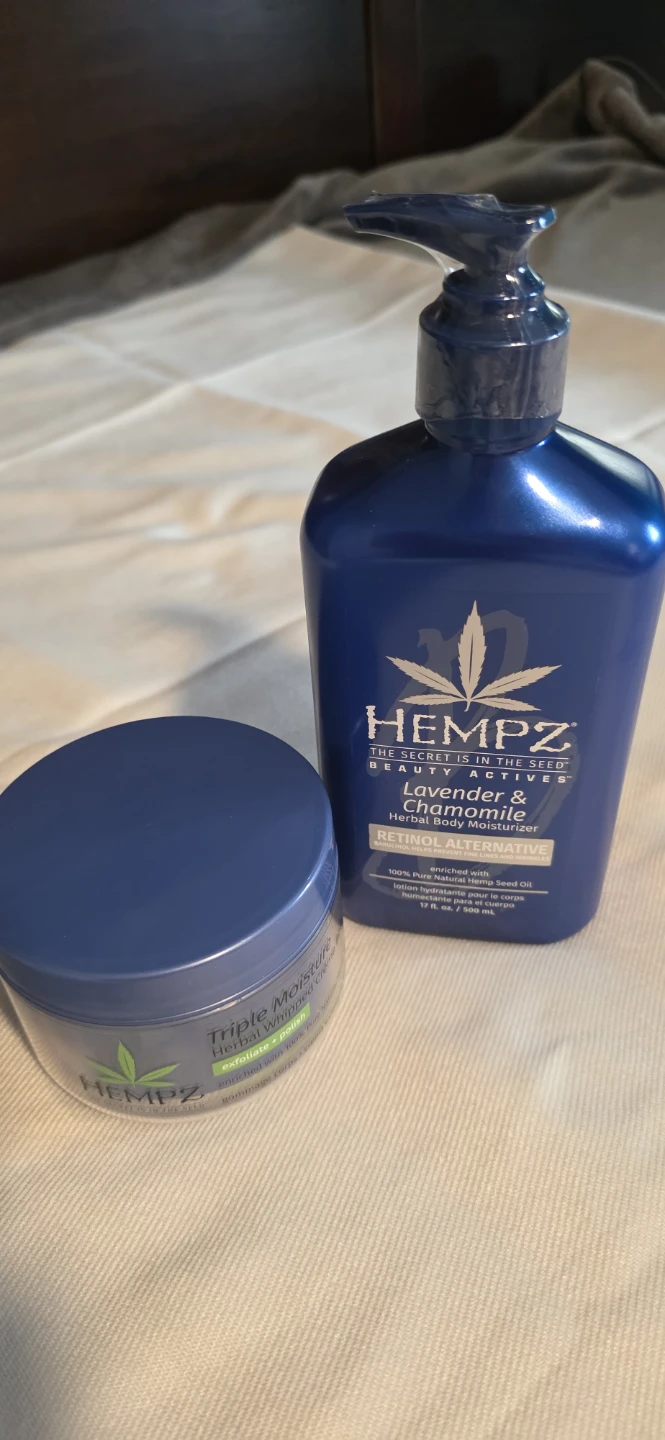 Hempz Triple Moisturizer and body scrub. - photo 2