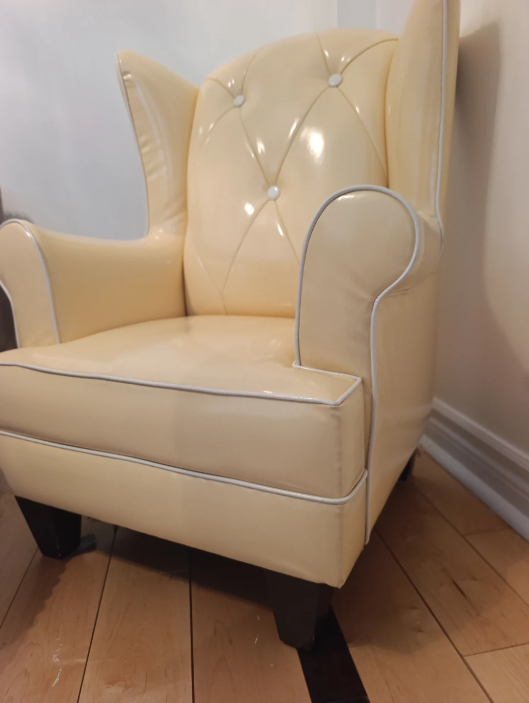 Cream Wingback Accent Chair - photo 3