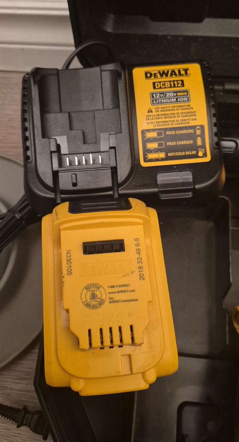 DeWalt 20V MAX Cordless Drill and Impact Driver Combo Kit - photo 5