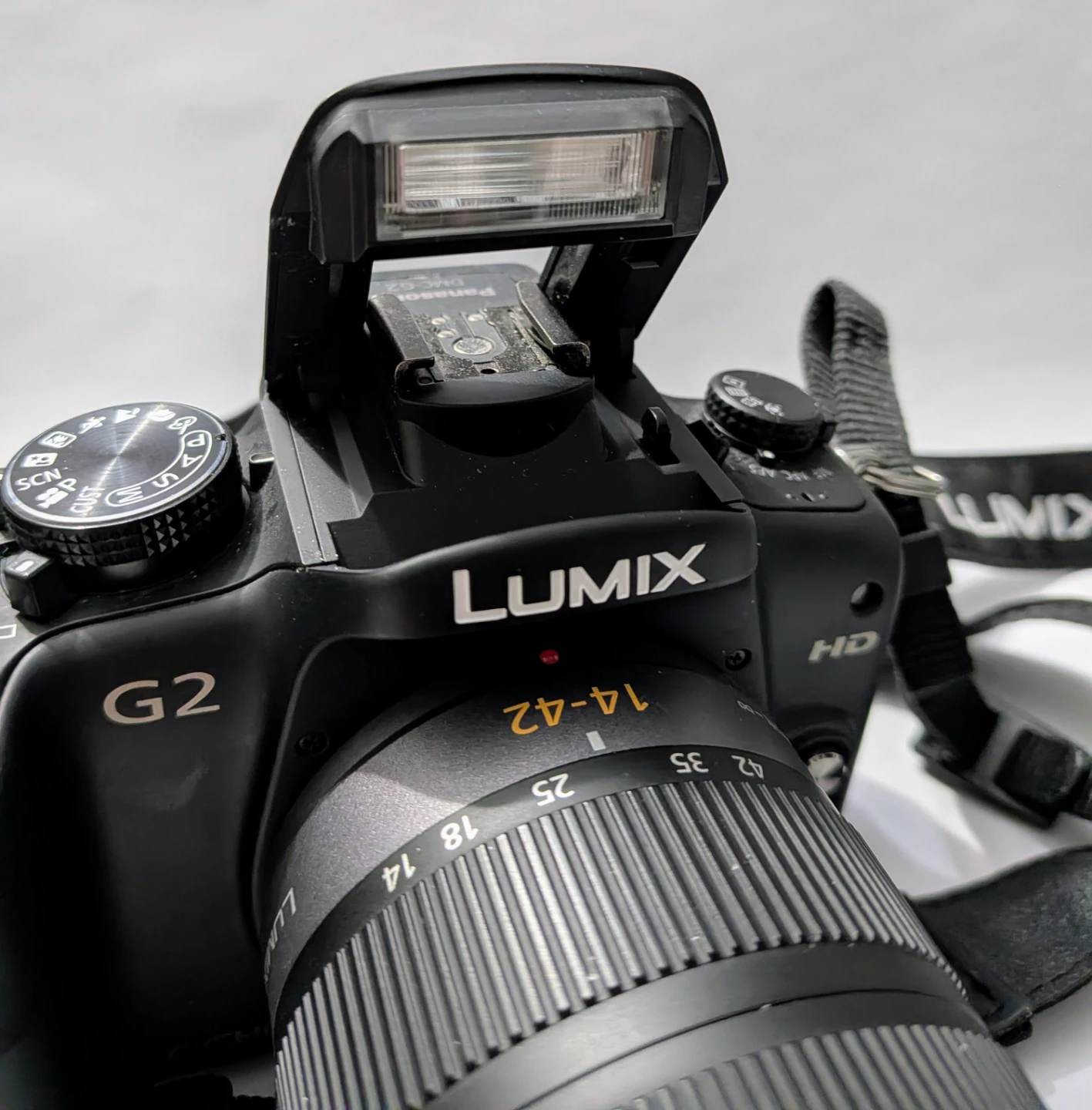 Panasonic Lumix DMC-G2 Camera with 14-42mm Lens - photo 2
