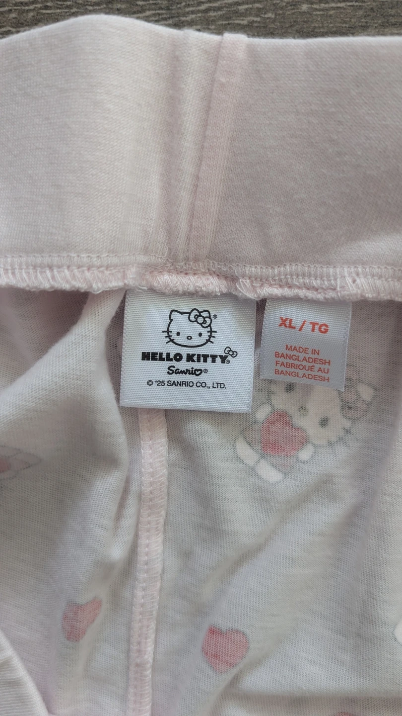 🌸 ADORABLE Hello Kitty Pajama Lounge Set - XL 🌸 - photo 3