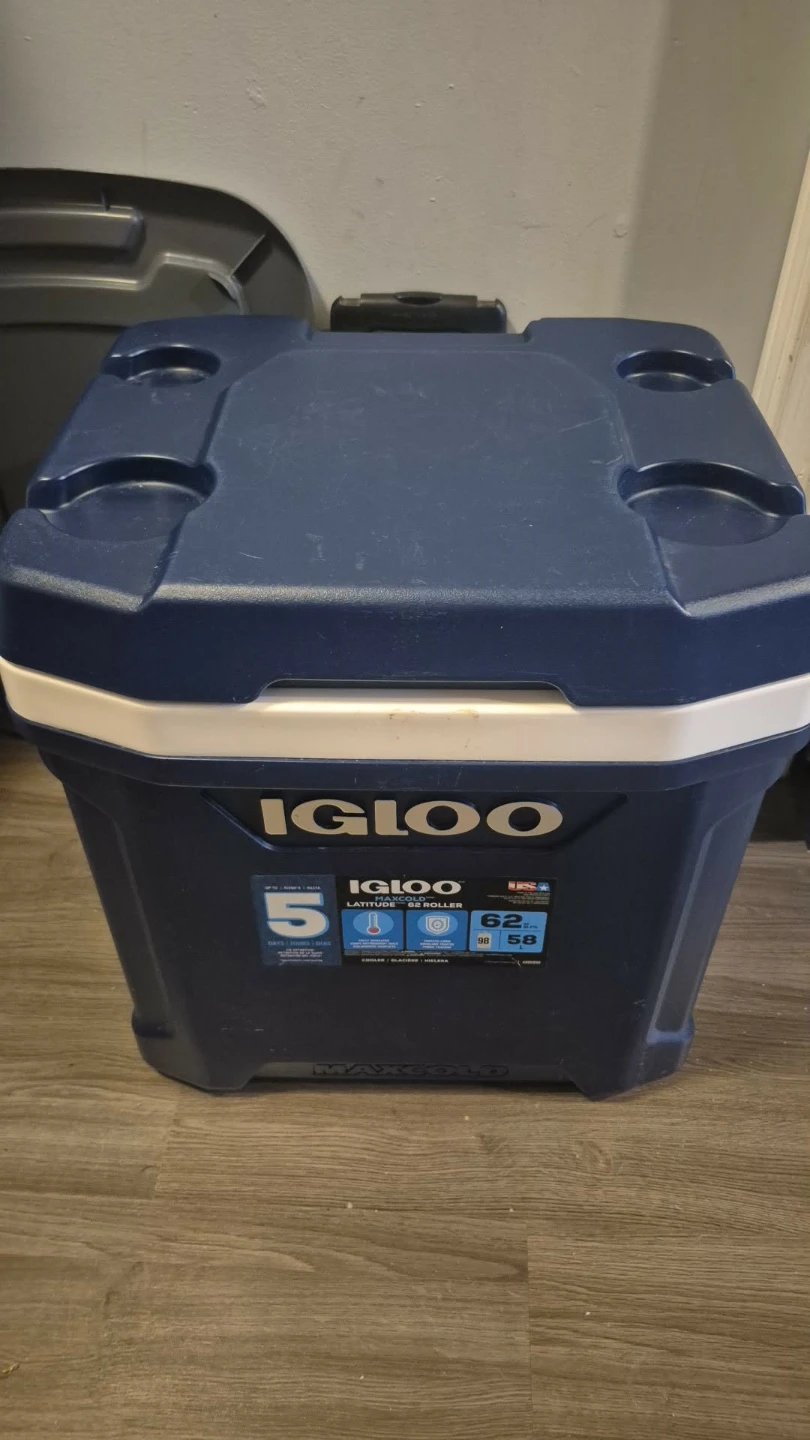 Igloo cooler 52 Qt