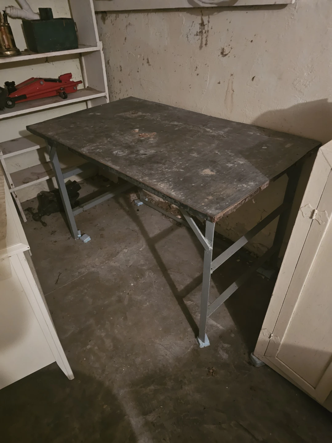 Sturdy Work Table with metal top** sale ends Fri May 22 *