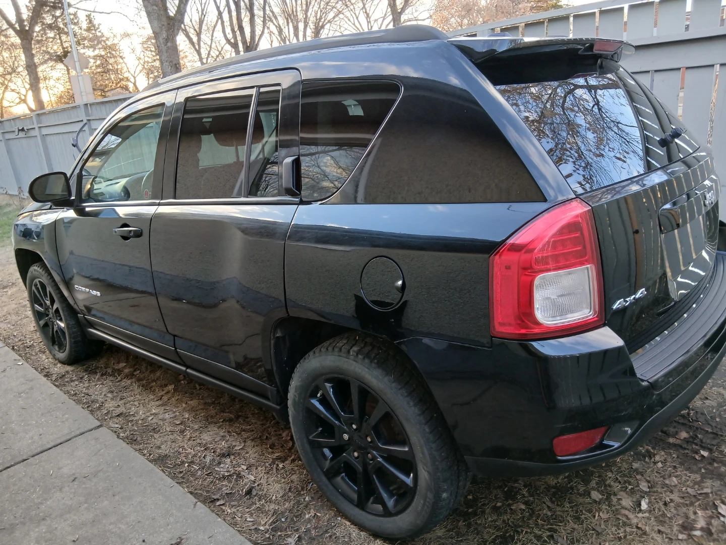 Black Jeep Compass 4x4 - photo 4
