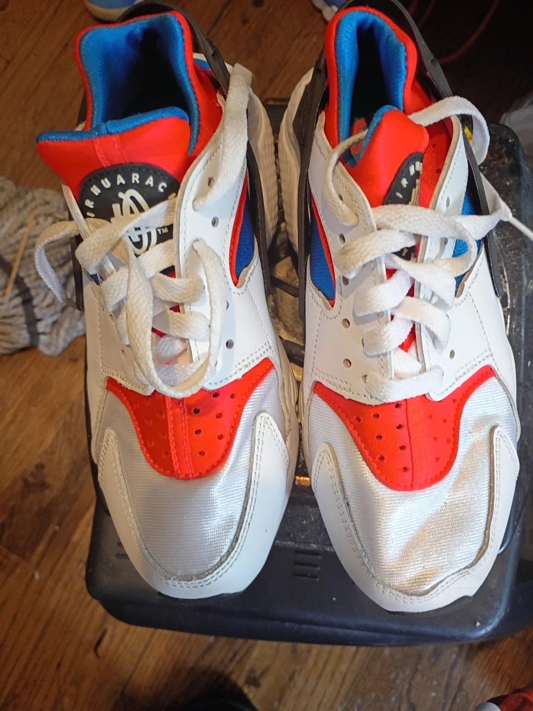 Nike Air Huarache White Red Blue Sneakers - photo 2