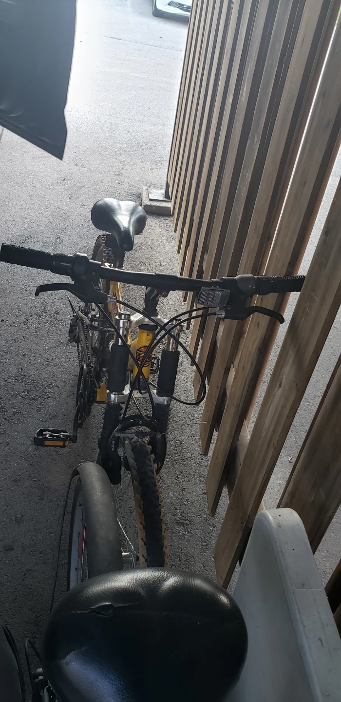 Yellow Super 24" 21-Speed Bicycle - photo 3