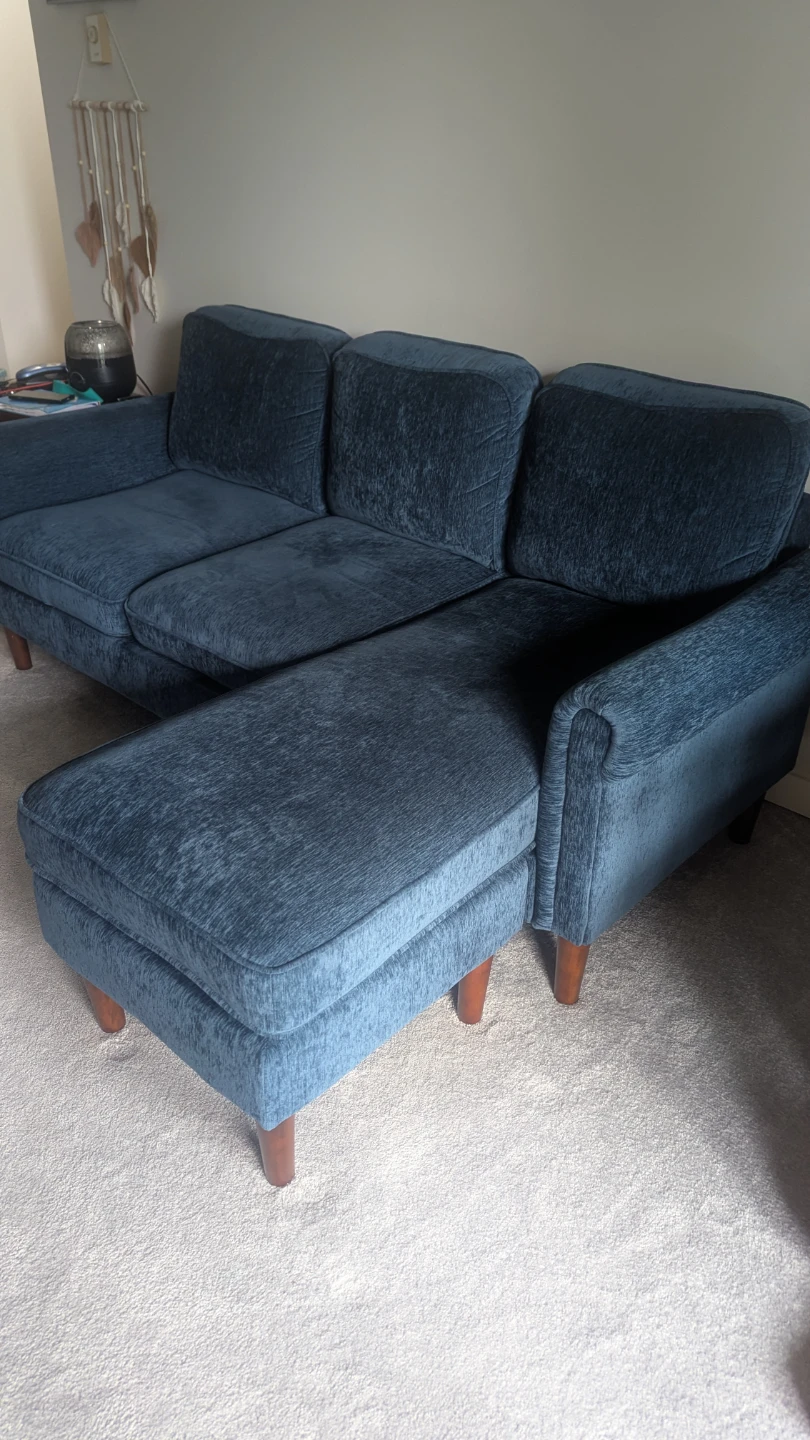Beautiful Blue Sectional Sofa - Perfect for condos - photo 3