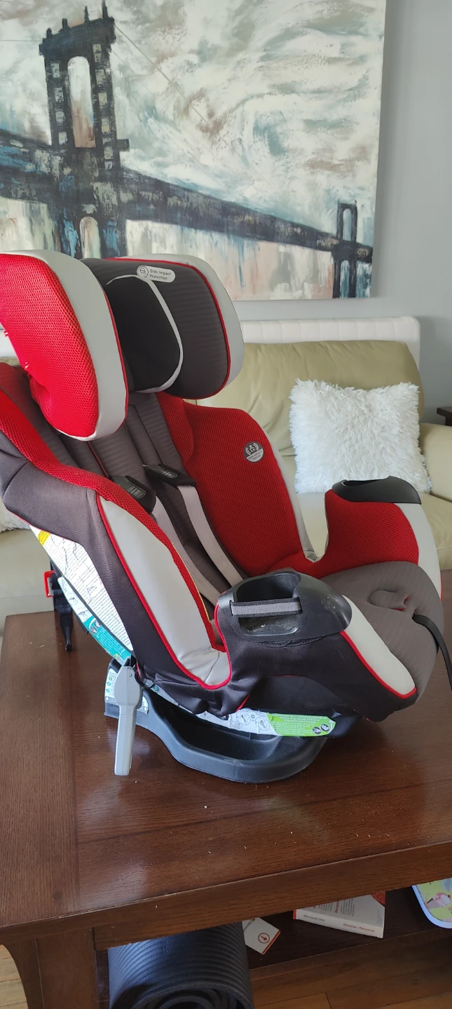 PENDING PICK UP Evenflo Symphony Car Seat - photo 2