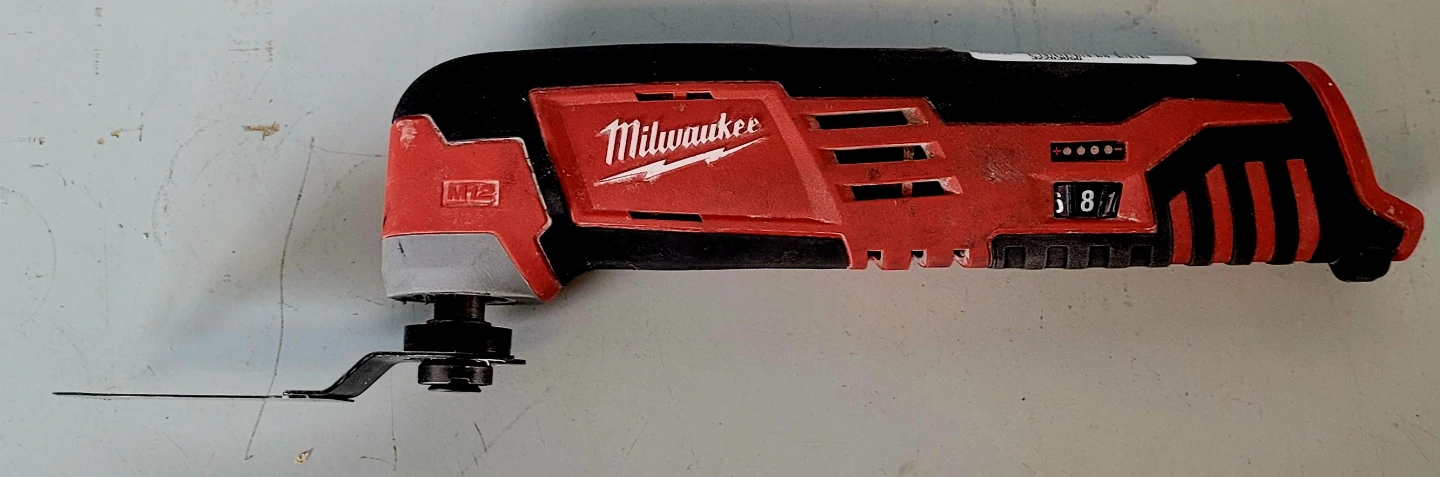 M12 Milwaukee Multi-Tool 2426-20 (32203050)