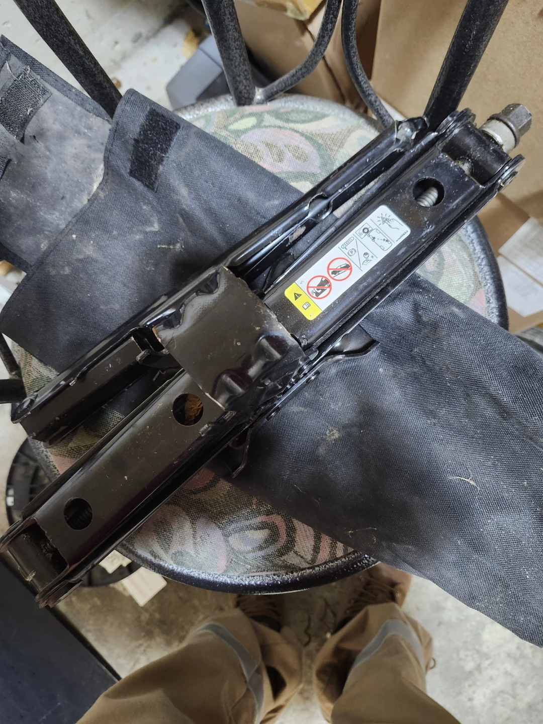 Black Scissor Jack with Black Bag