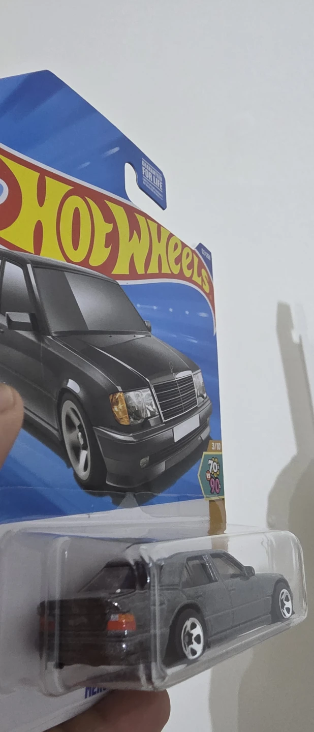 Hot Wheels Mercedes-Benz 500 E - photo 3