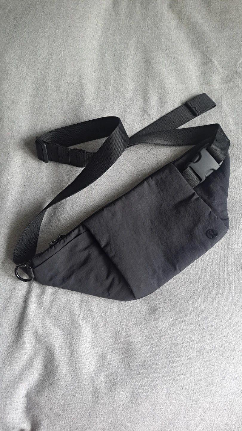 Lululemon Everywhere Belt Bag