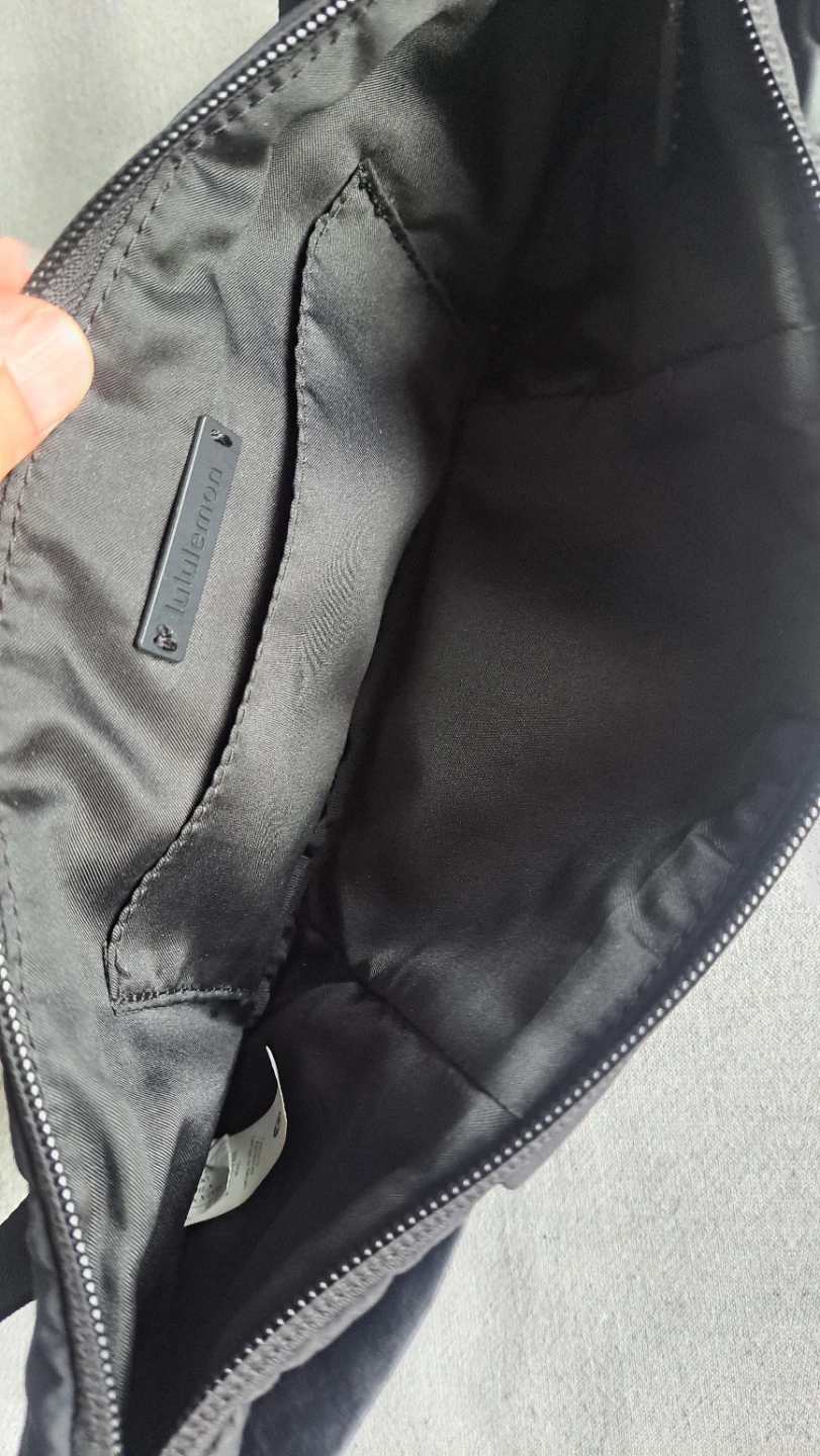 Lululemon Everywhere Belt Bag - photo 2