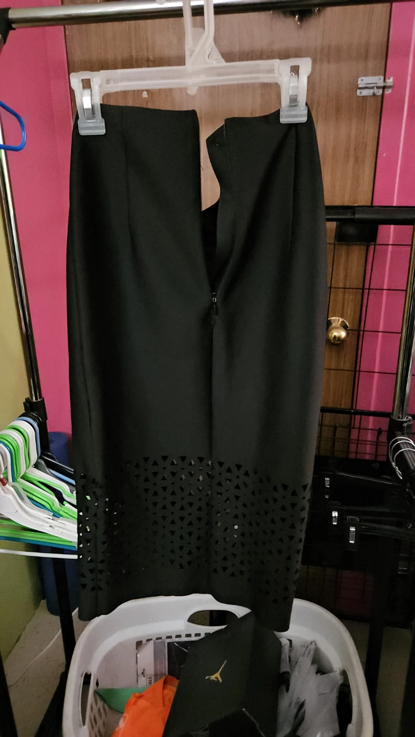 H&M Black Laser Cut Pencil Skirt Size 2 - photo 3