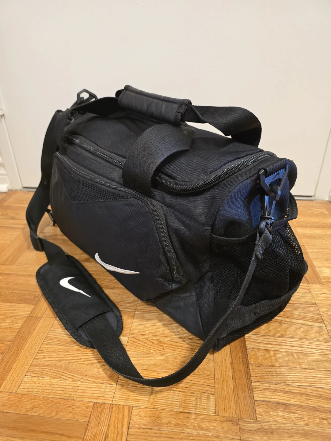 Nike small black duffel bag - photo 3