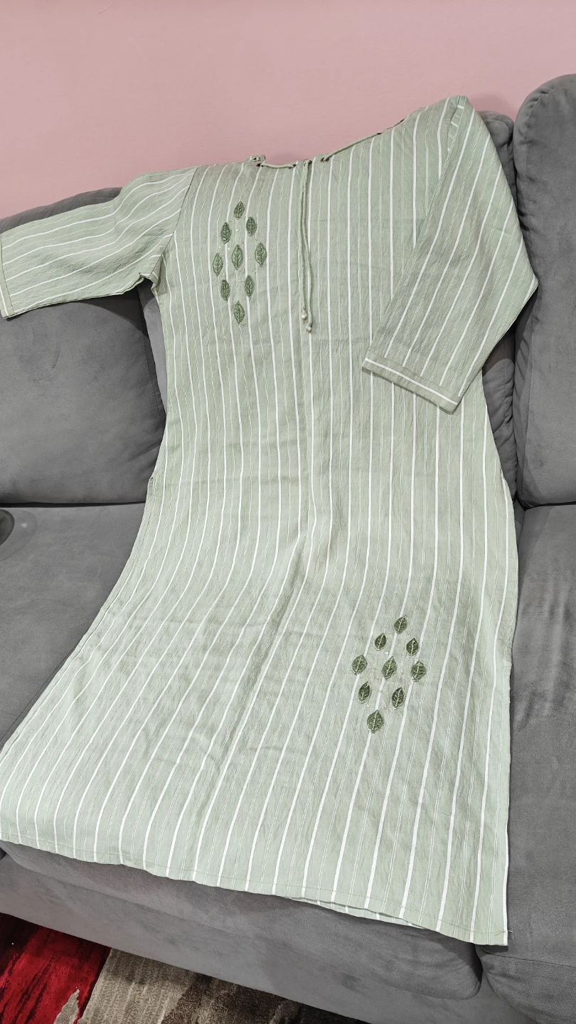 Light Green Striped Kurti with Leaf Embroidery - photo 2