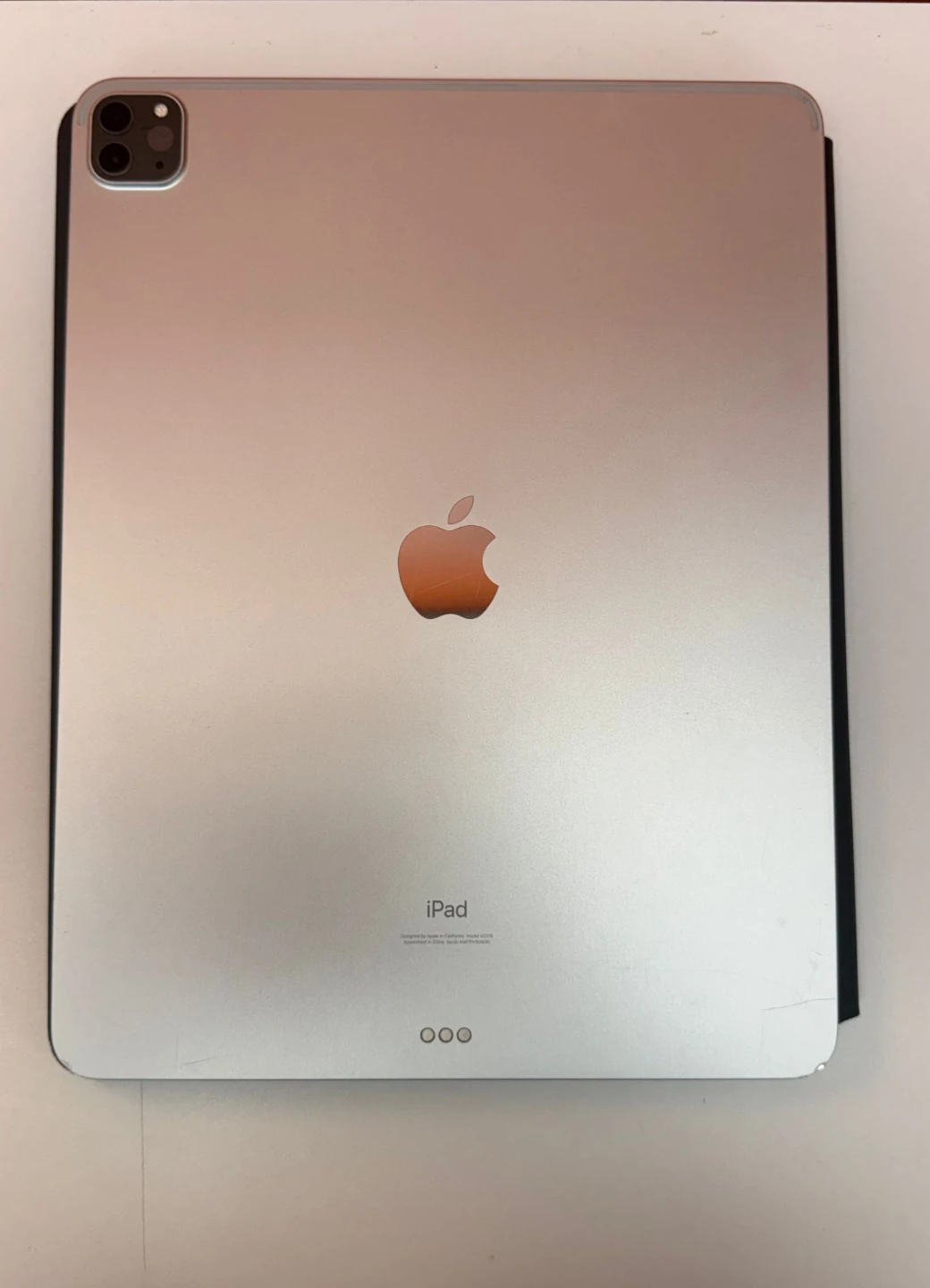 iPad Pro 12.9” 5th Gen 128GB – Keyboard Case – 6 Months Warranty